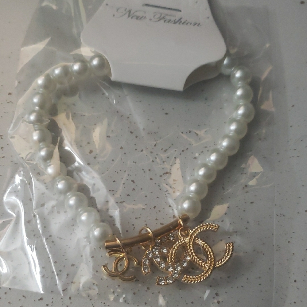 Pearl Stretch Bracelet with Gold Charm